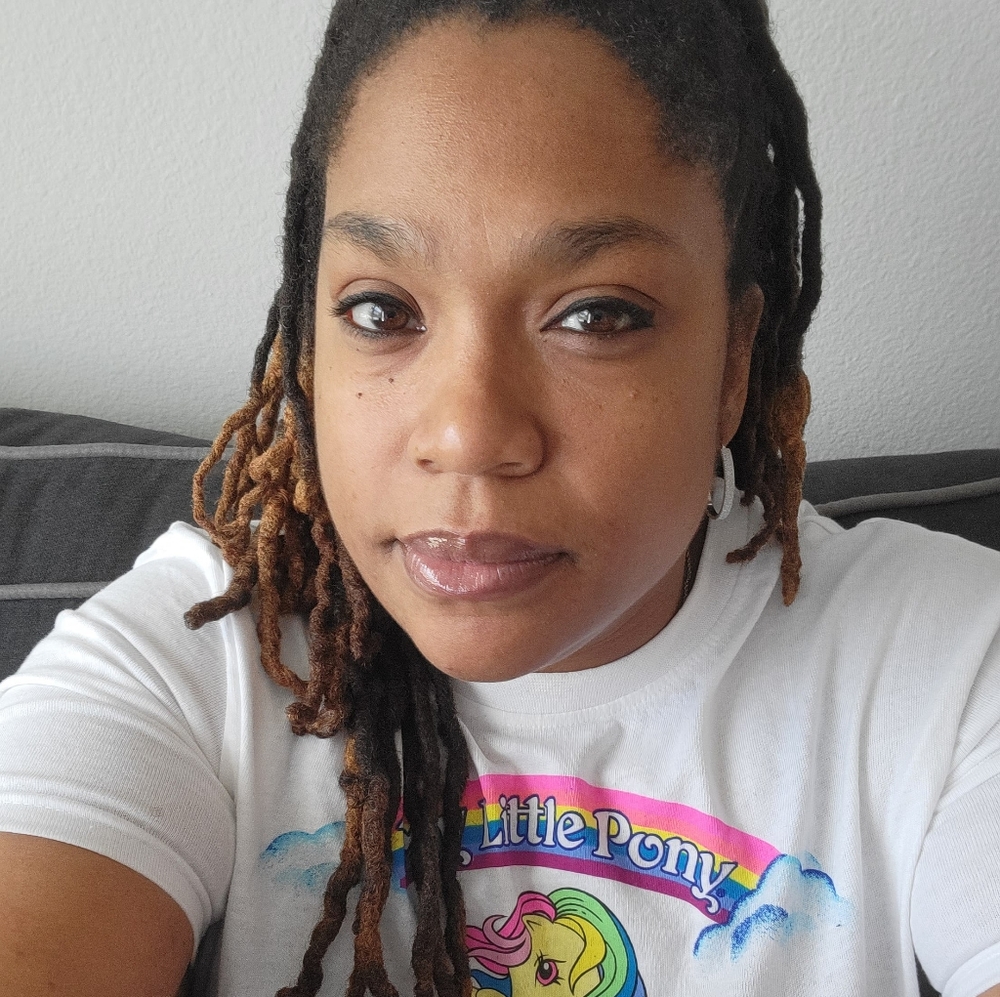 Meet your Posher, Mika